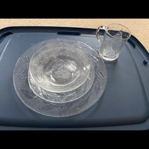 Christmas 16 piece/4 setting Dinnerware